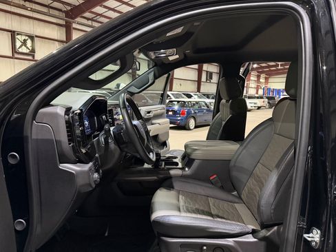 Used 2024 Chevrolet Silverado 1500 ZR2 AWD/4WD image 13