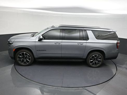 Used 2024 Chevrolet Suburban RST w/ Luxury Package RWD image 18