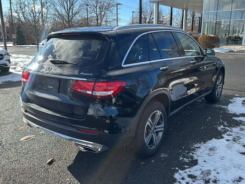 Used 2018 Mercedes-Benz GLC 300 4MATIC image 3