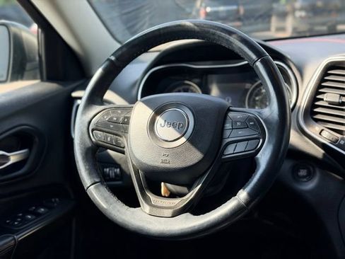 Used 2019 Jeep Cherokee Trailhawk w/ Cold Weather Group AWD/4WD image 21