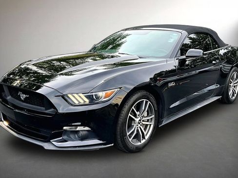 Used 2017 Ford Mustang GT Premium w/ Equipment Group 401A RWD image 3