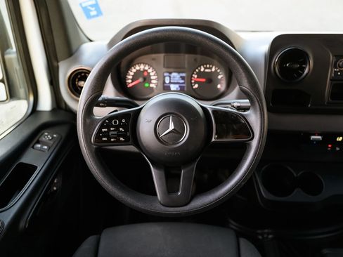 Used 2021 Mercedes-Benz Sprinter 3500 image 41