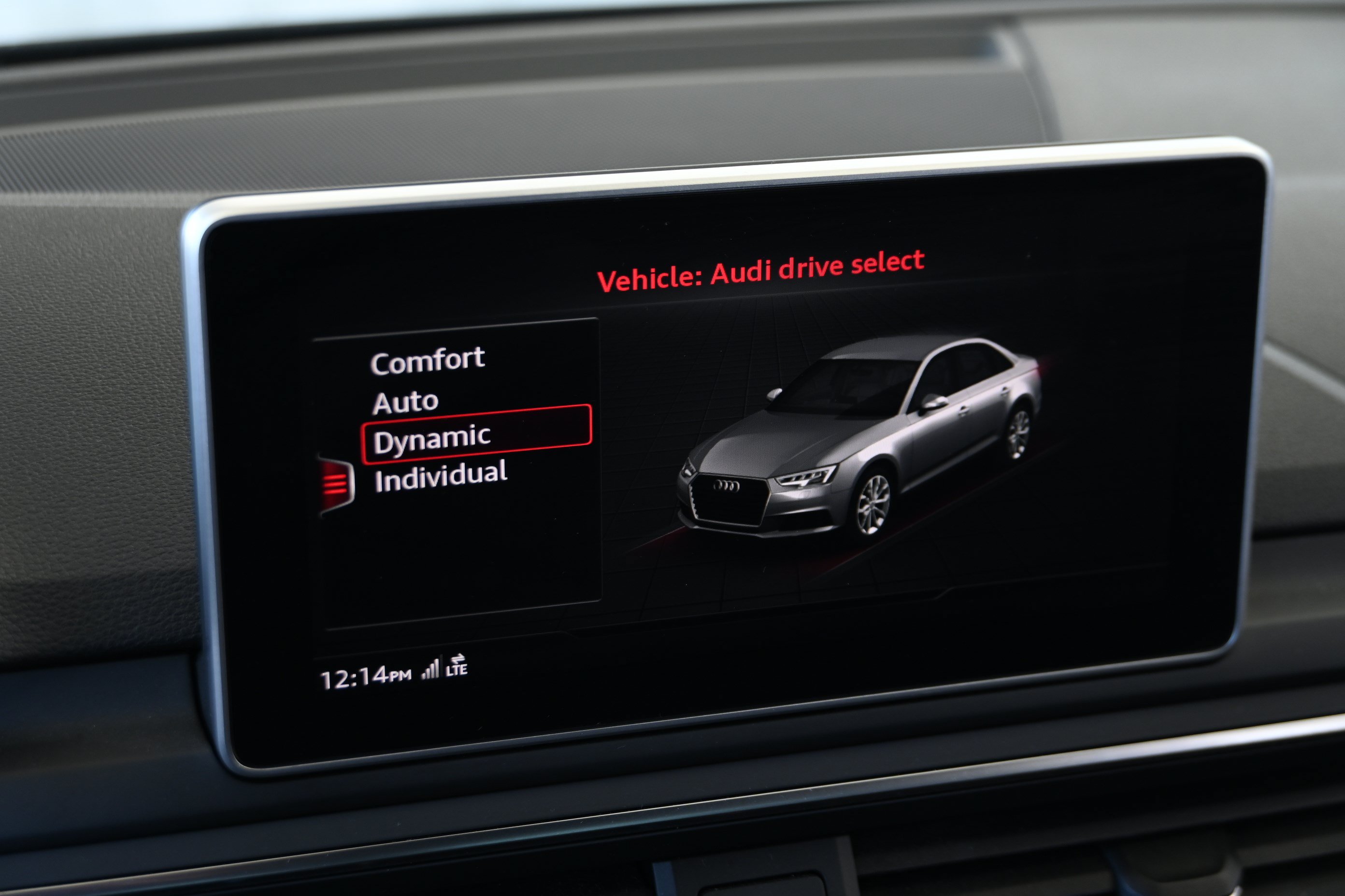 Used 2018 Audi A4 2.0T Premium Plus w/ Premium Plus Package AWD/4WD image 18