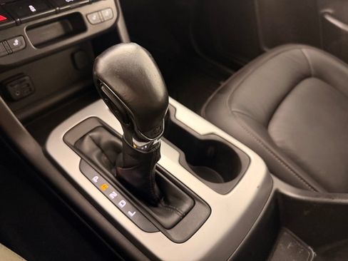 Used 2022 Chevrolet Colorado LT w/ Luxury Package AWD/4WD image 42