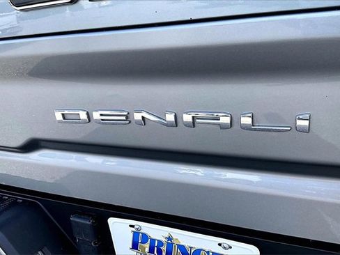 Used 2025 GMC Sierra 2500 Denali Ultimate image 25