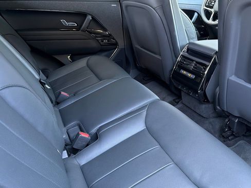 Used 2024 Land Rover Range Rover Sport SE AWD/4WD image 32