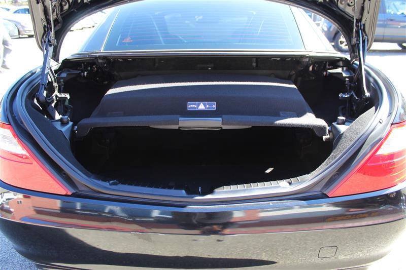 Used 2015 Mercedes-Benz SLK 250 w/ Premium Package image 34