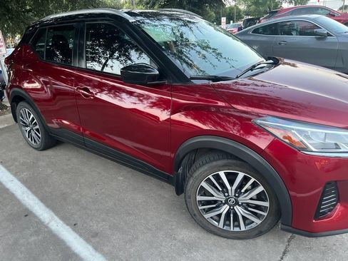 Used 2021 Nissan Kicks SV FWD image 7