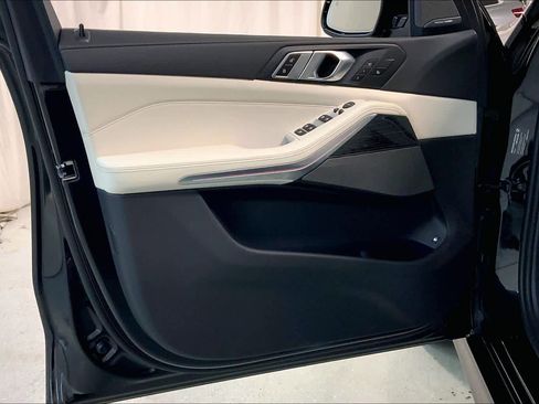 New 2026 BMW X5 xDrive50e w/ Executive Package image 10