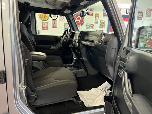 Used 2015 Jeep Wrangler Unlimited Sport w/ Quick Order Package 24S AWD/4WD image 10