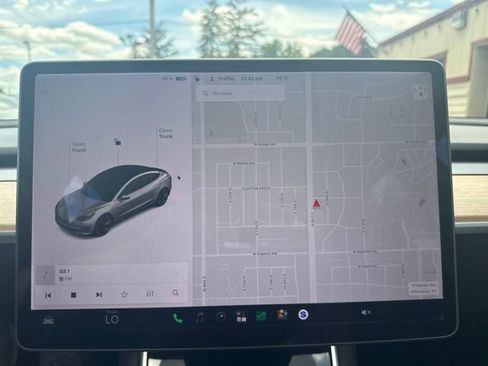 Used 2018 Tesla Model 3 Long Range RWD image 27