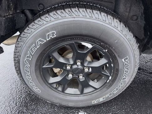 Used 2021 Jeep Wrangler Unlimited Sport image 25