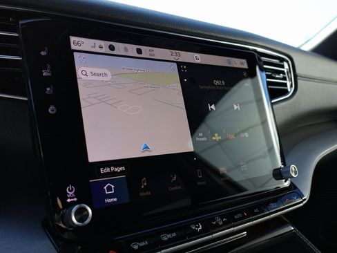 New 2025 Jeep Wagoneer L Series II image 35