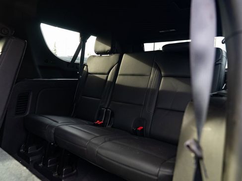 Used 2021 Chevrolet Suburban LT image 21