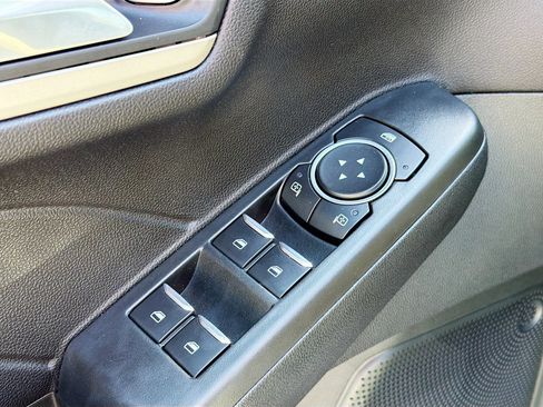 Used 2021 Ford Escape SE FWD image 8