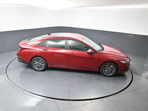 Used 2024 Hyundai Elantra SEL FWD image 14