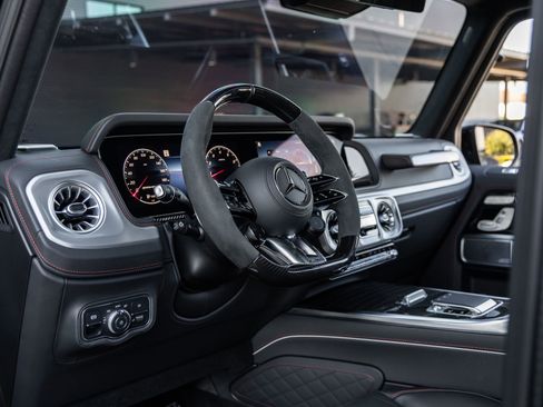 Used 2025 Mercedes-Benz G 63 AMG 4MATIC image 24