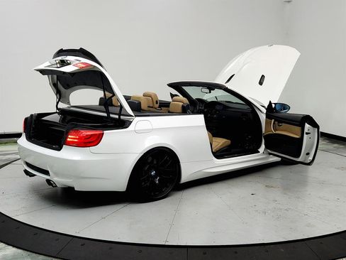 Used 2011 BMW M3 image 11