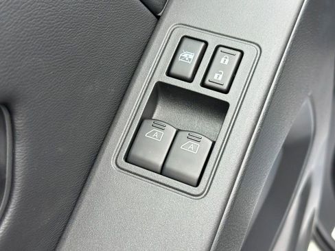 New 2026 Nissan Frontier S image 9