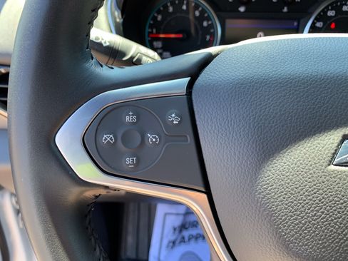 Used 2022 Chevrolet Traverse LT FWD image 22