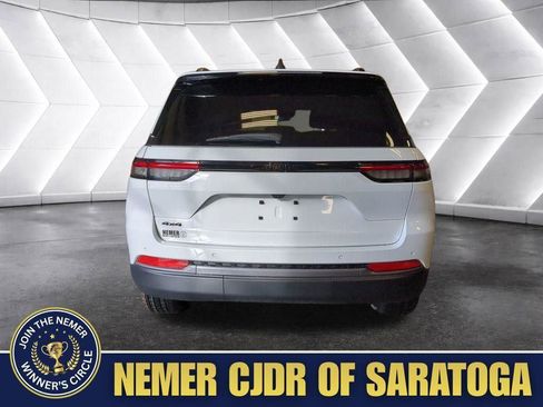 New 2026 Jeep Grand Cherokee Altitude image 4