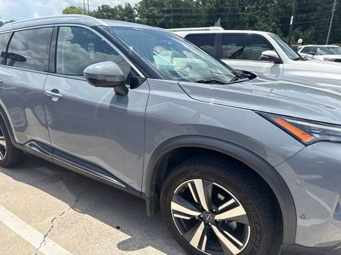 Used 2023 Nissan Rogue SL w/ SL Premium Package FWD image 10