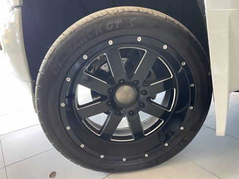 Used 2019 Chevrolet Silverado 2500 High Country image 11