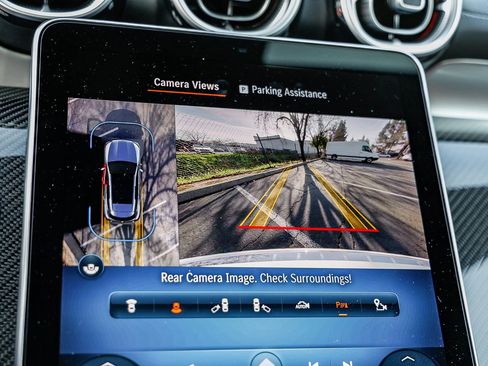 Used 2024 Mercedes-Benz GLC 43 AMG 4MATIC image 25