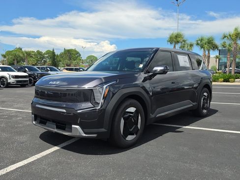 New 2026 Kia EV9 Light RWD image 4