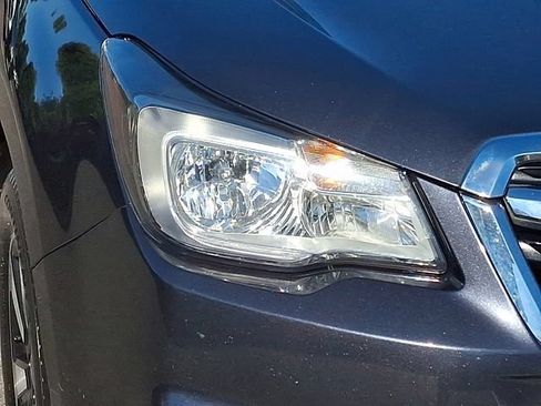 Used 2018 Subaru Forester 2.5i Limited AWD/4WD image 9