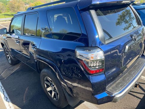 Used 2022 Toyota 4Runner TRD Off-Road Premium w/ Moonroof Package AWD/4WD image 4