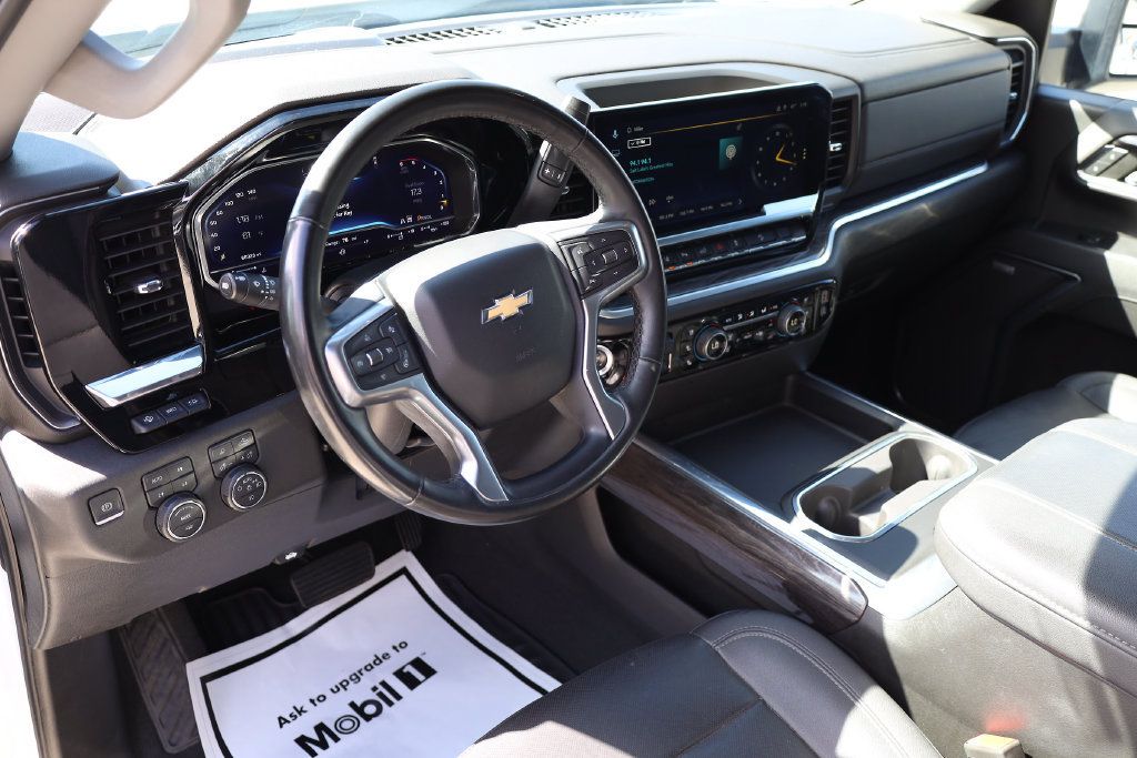 Used 2024 Chevrolet Silverado 3500 LTZ w/ LTZ Convenience Package AWD/4WD image 12