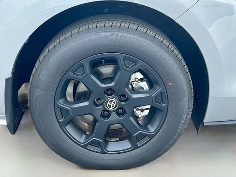 New 2025 Toyota Sienna XLE Woodland Edition AWD/4WD image 30