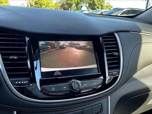 Certified 2022 Chevrolet Trax LT w/ Driver Confidence Package image 20