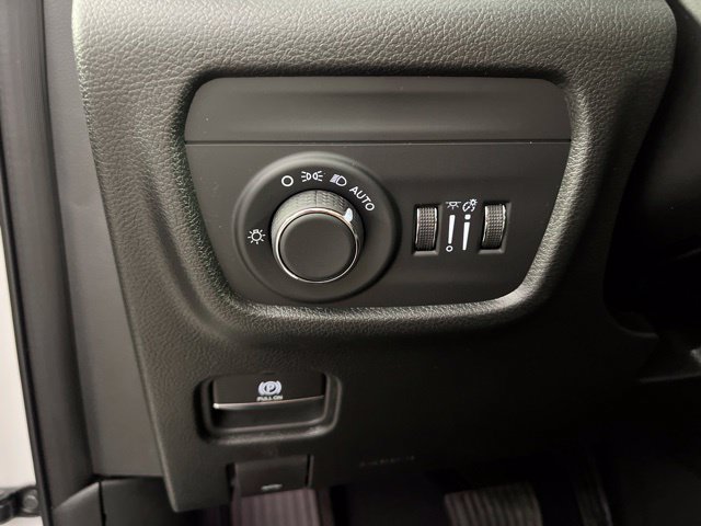 New 2026 Jeep Grand Cherokee Altitude AWD/4WD image 19