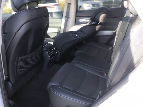 Used 2026 Genesis GV70 2.5T Select image 33