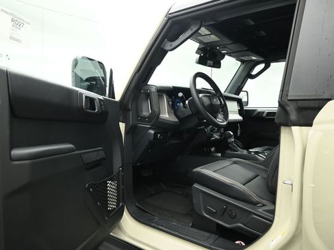 New 2026 Ford Bronco Outer Banks w/ Sasquatch Package image 8