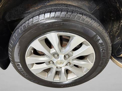 Used 2010 Toyota Sequoia Limited AWD/4WD image 19