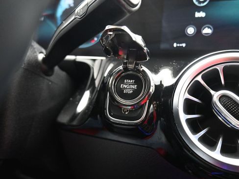 Used 2021 Mercedes-Benz GLA 250 image 23