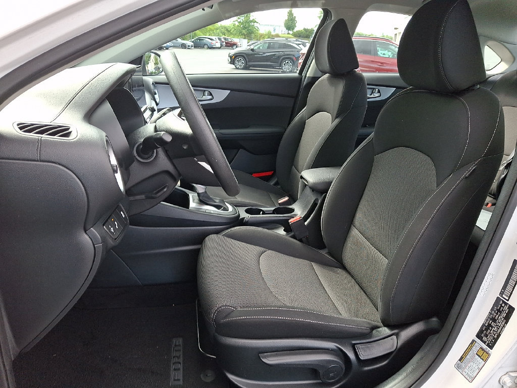 Used 2024 Kia Forte LXS w/ LXS Technology Package FWD image 15