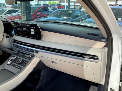 Used 2025 Hyundai Palisade Limited AWD/4WD image 19