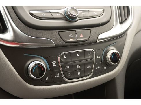 Used 2022 Chevrolet Equinox LT image 21