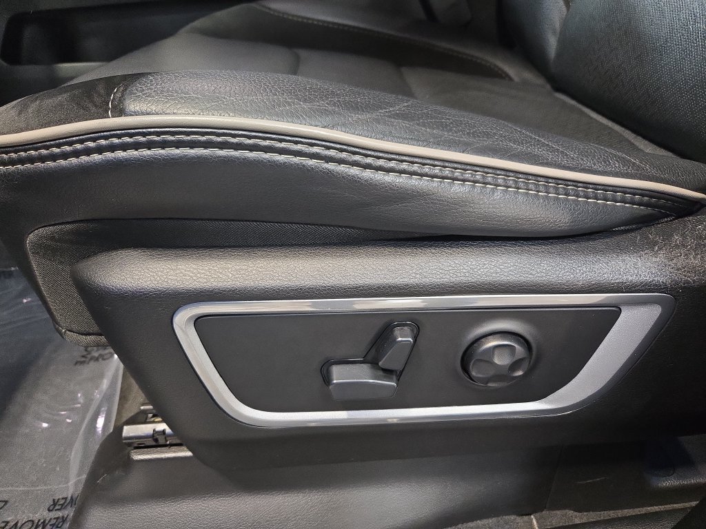 Used 2020 RAM 1500 Laramie w/ Sport Appearance Package AWD/4WD image 30