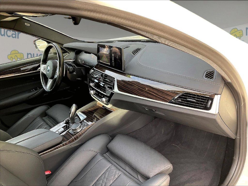 Used 2023 BMW 530e xDrive w/ Premium Package AWD/4WD image 14