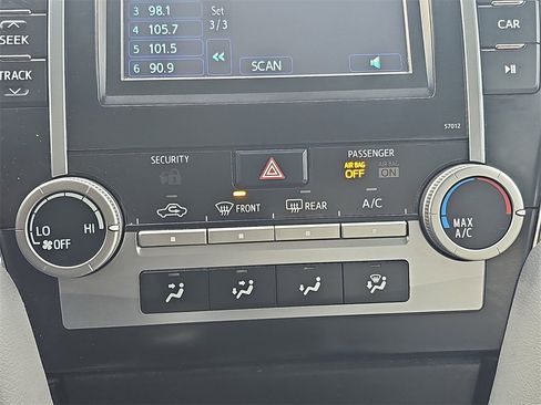 Used 2012 Toyota Camry LE image 21