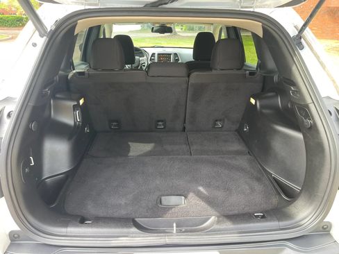 Used 2015 Jeep Cherokee Latitude w/ Comfort/Convenience Group FWD image 15