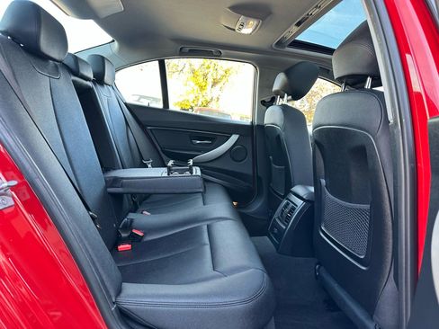 Used 2018 BMW 320i xDrive Sedan image 25