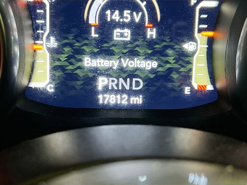 Used 2022 Jeep Gladiator Mojave w/ Safety Group AWD/4WD image 8