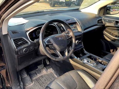 Certified 2019 Ford Edge Titanium w/ Equipment Group 301A AWD/4WD image 7