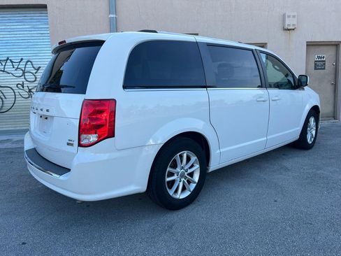 Used 2018 Dodge Grand Caravan SXT image 14
